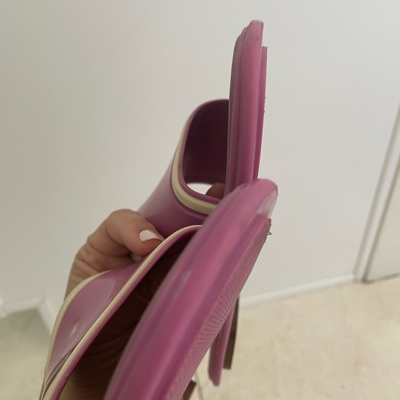 Prada slides - Picture 3 of 7